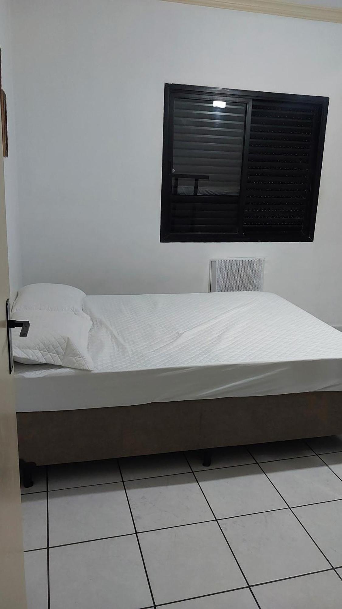 Apartamento กัวรูจา ภายนอก รูปภาพ